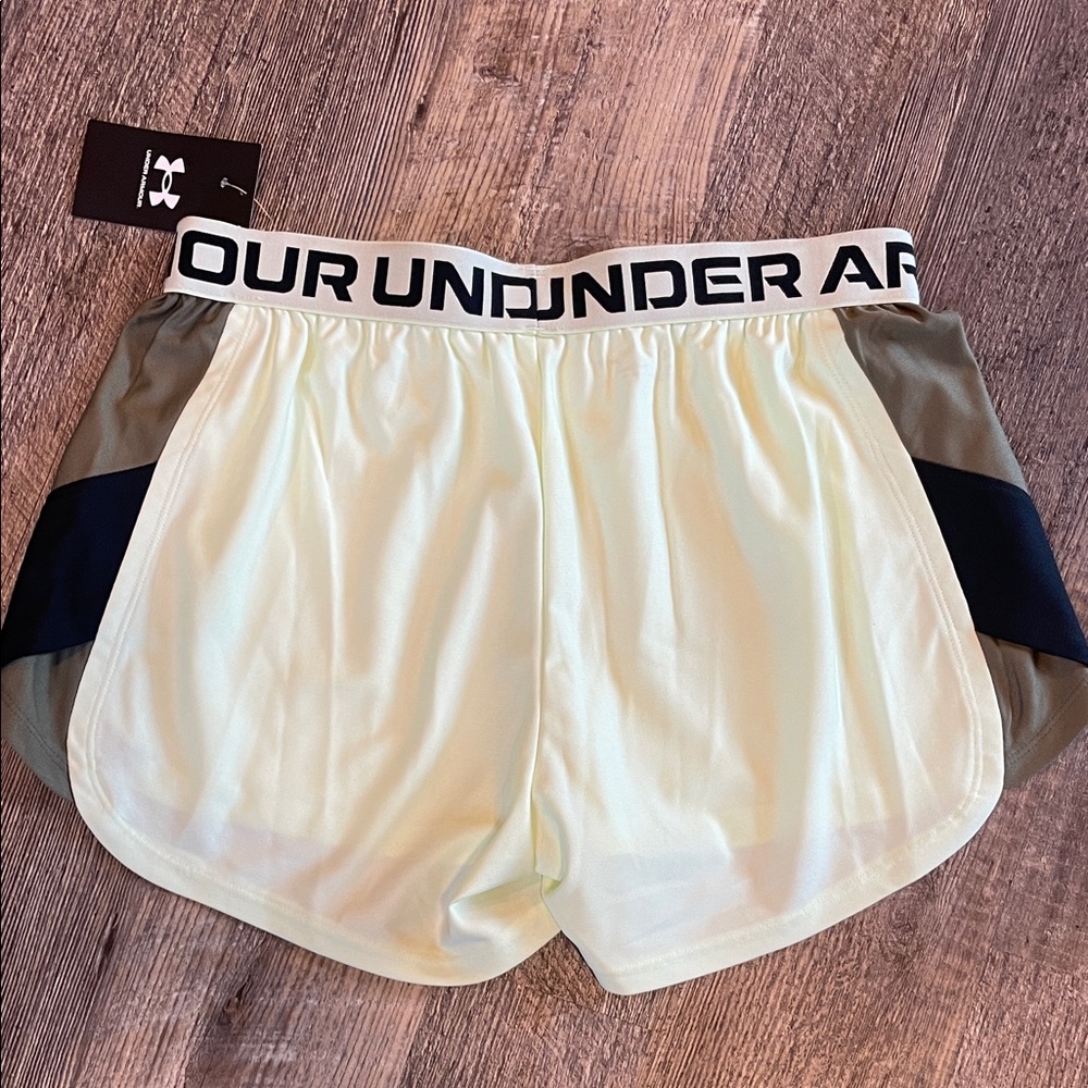 Under Armour Women's Celery Green With Army Green And  Black Athletic Shorts - Picture 4 of 4